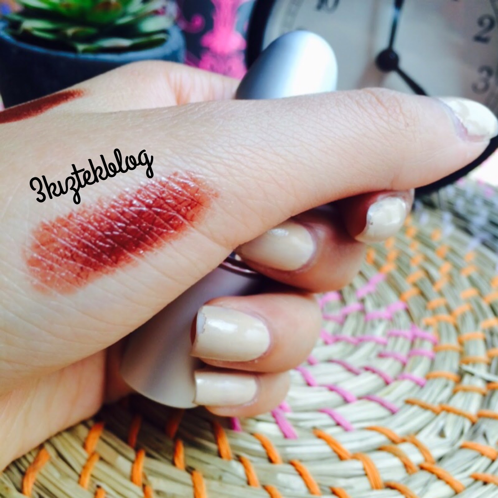 Sırrımız Bloğumuzda The Balm Amanda Kissmylips