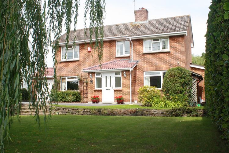 St Algars, Holt, Wimborne, Dorset www.aroundaboutbritain.co.uk