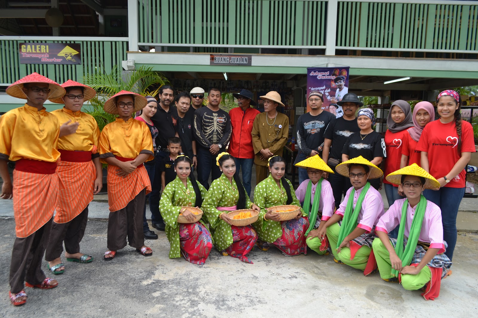 TEROMPAH MASTOR Rentetan Ringkas tentang Tarian Terompah