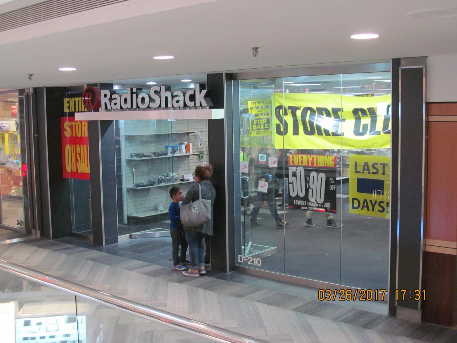 croc store woodfield mall