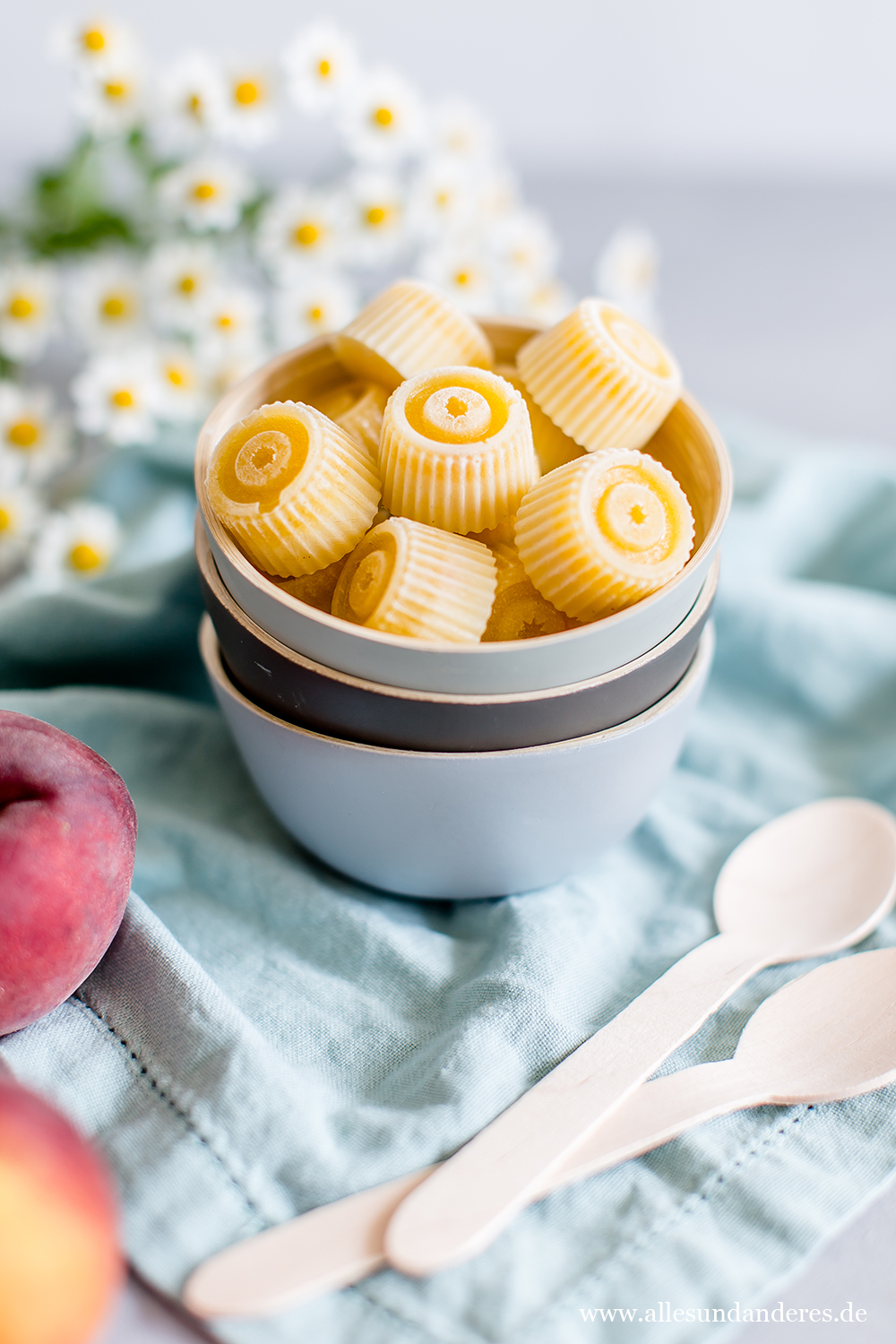 Schnelle Pfirsich-Eis-Pralinen mit Joghurt | Alles und Anderes