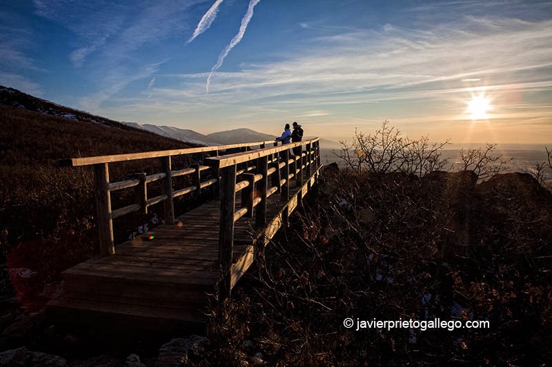 Mirador de Piedrasllanas al atardecer. Ermita de Hontanares. Sierra de Ayllón.Segovia. Castilla y León. España. © Javier Prieto Gallego.