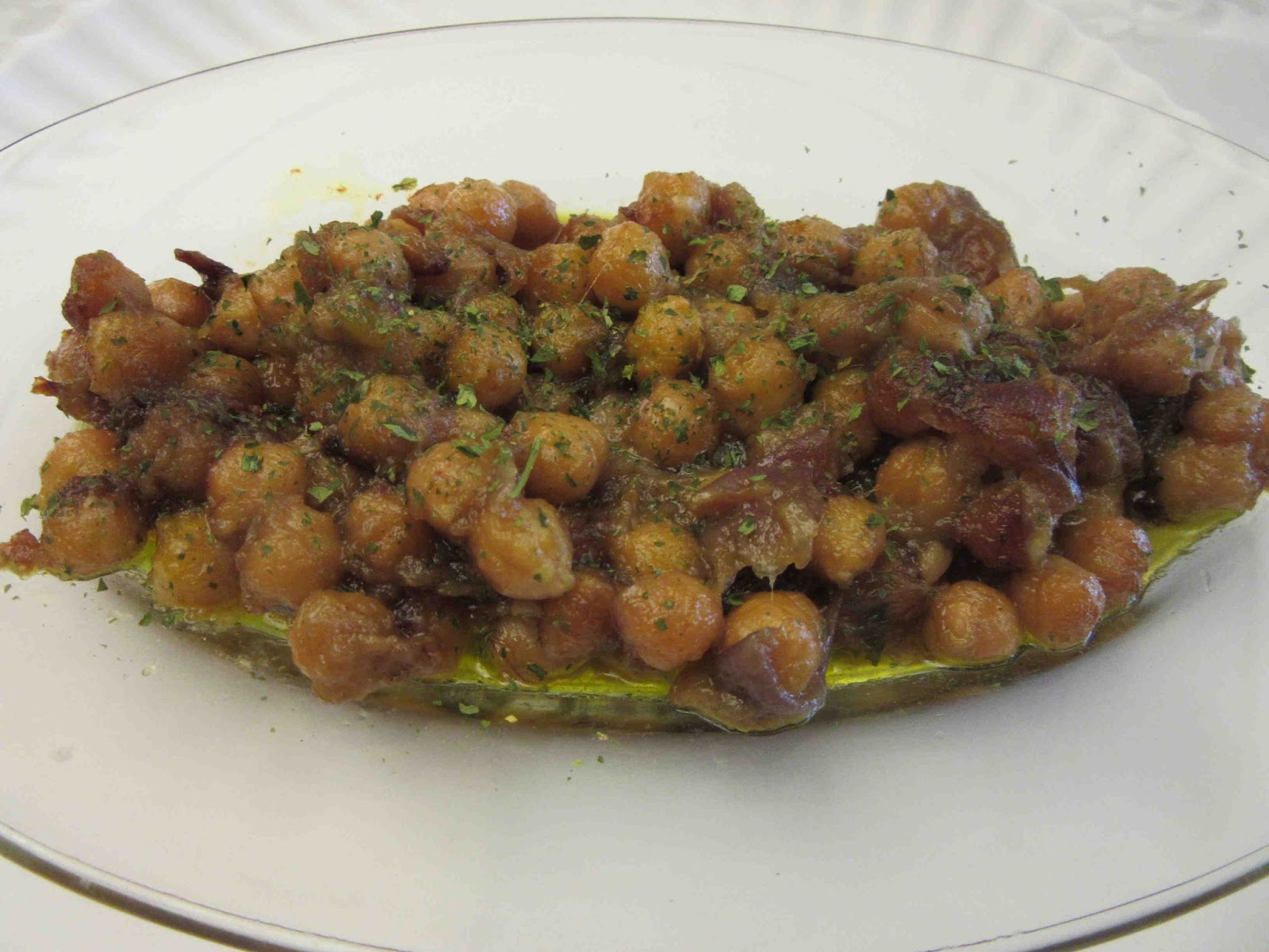 Culinaria y otras cosas Garbanzos fritos con cebolla