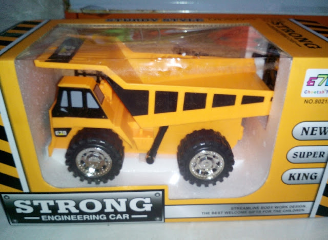 truk besar mainan-samping kuning