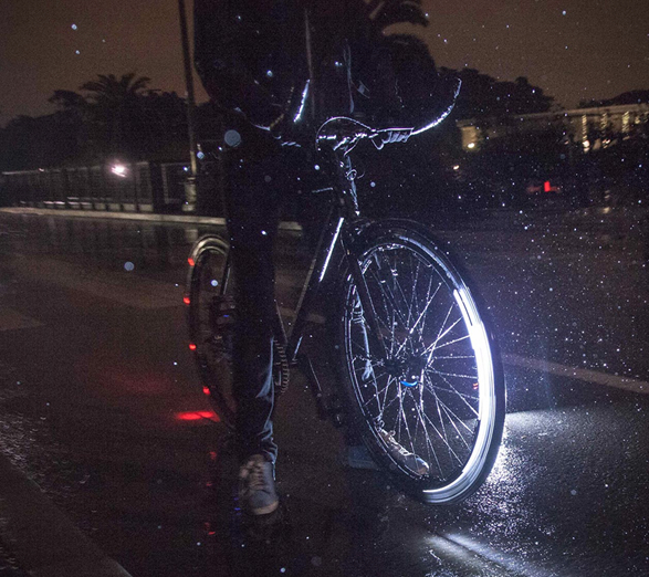 Gece Bisiklet Surmek Icin Harika Bir Sebep Revolight Eclipse Teknolsun