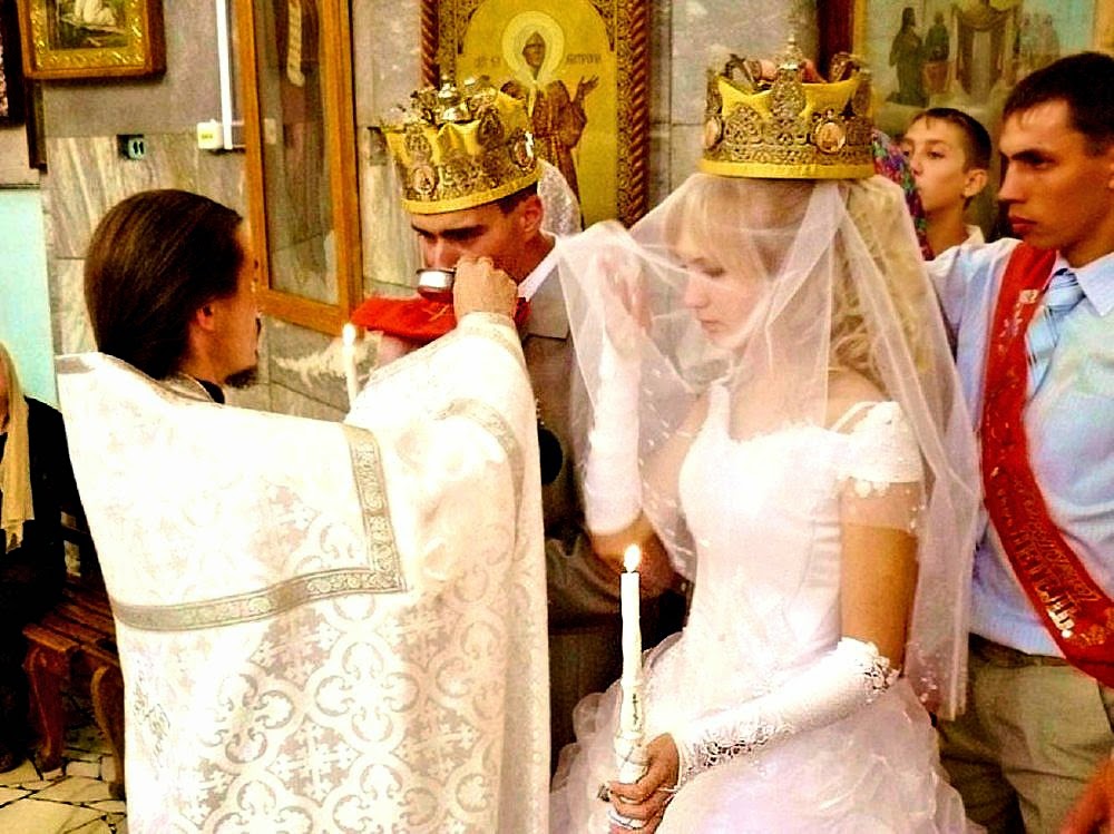 Можно обвенчаться без регистрации. Венчание. Православное венчание. Таинство венчания. Венчание в храме.