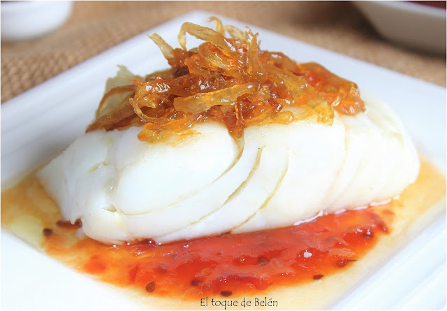 Bacalao A La Plancha Con Mermelada De Tomate Y Cebolla Caramelizada.
