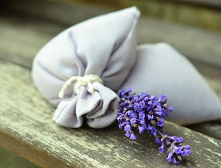 How to make a no-sew lavender sachet