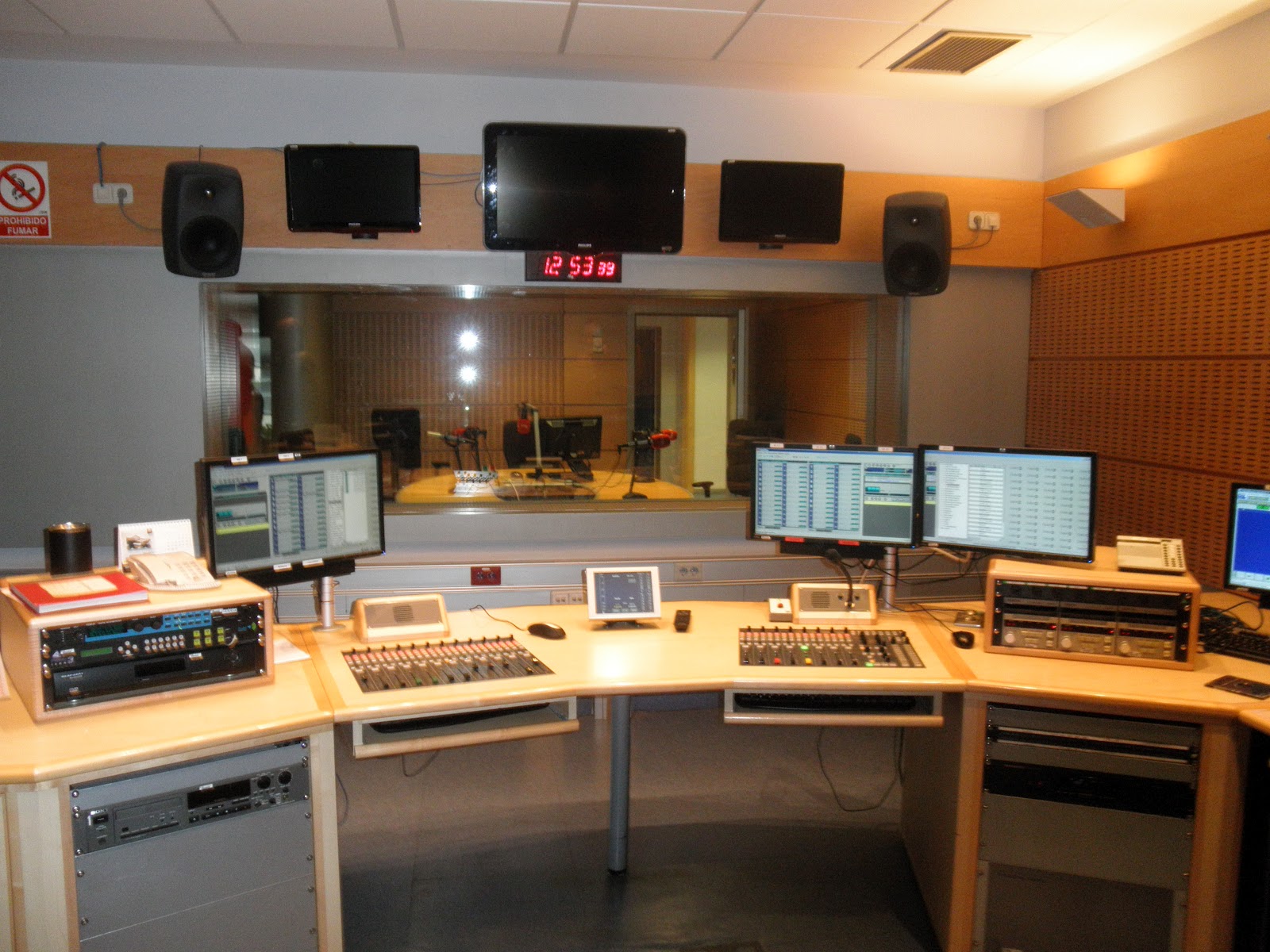 LA RADIO EN IMÁGENES 75 ANIVERSARIO DE RADIO NACIONAL DE ESPAÑA