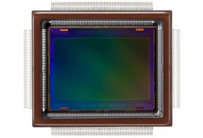 The Canon-developed approximately 250-megapixel CMOS sensor The Canon-developed approximately 250-megapixel CMOS sensor