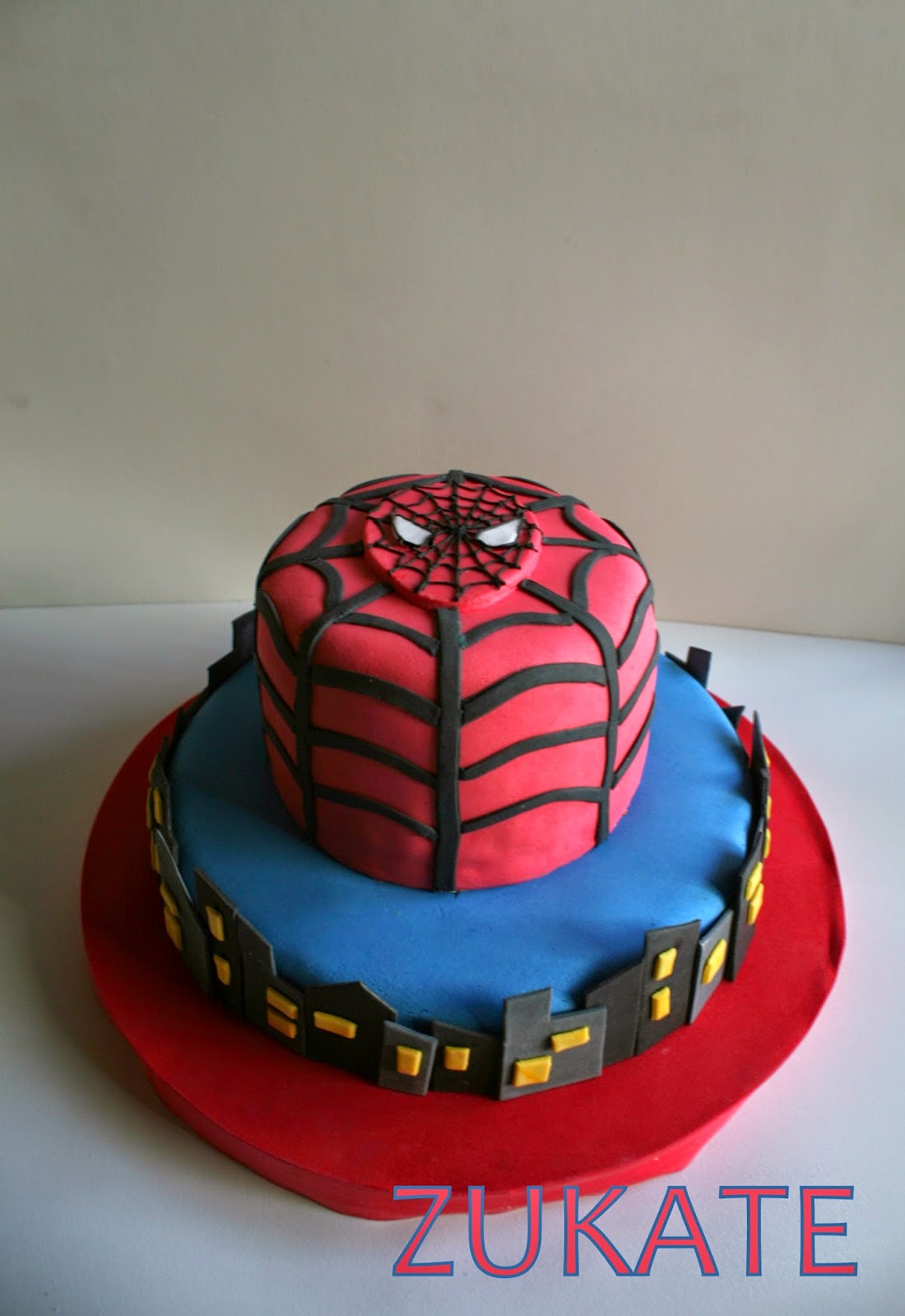 TORTA DEL HOMBRE ARAÑA PARA MÁXIMO | ZUKATE