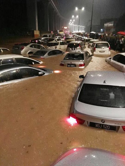 Kuala Lumpur Banjir Kilat http://ceritaejoy.blogspot.my/