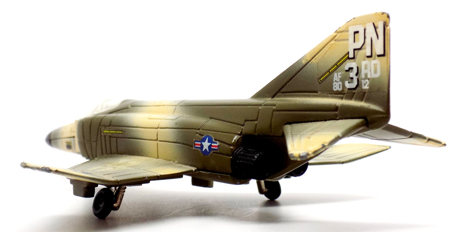 Toys and Stuff Ertl Force One Diecast McDonnell Douglas F4 Phantom