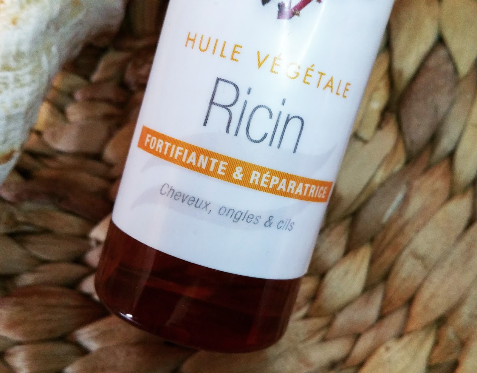 Huile De Ricin Pour Faire Pousser Les Sourcils