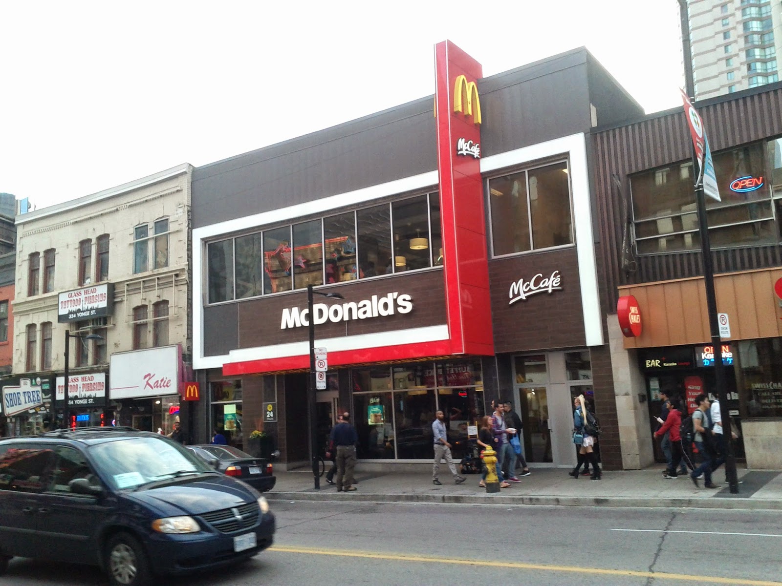 Toronto things McDonalds Yonge Street, 24 hours, biggest Ontario store