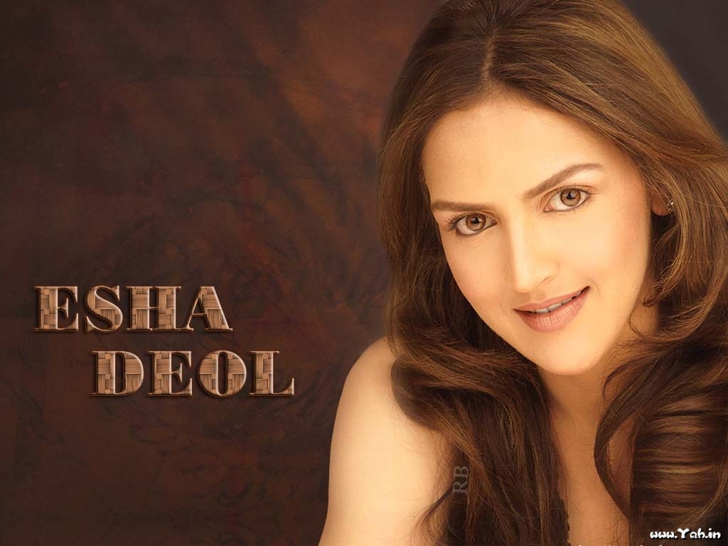 Esha Deol Bollywood Actress Wallpapers Santabanta Hungama Wallpapers Of Bollywood Actors And