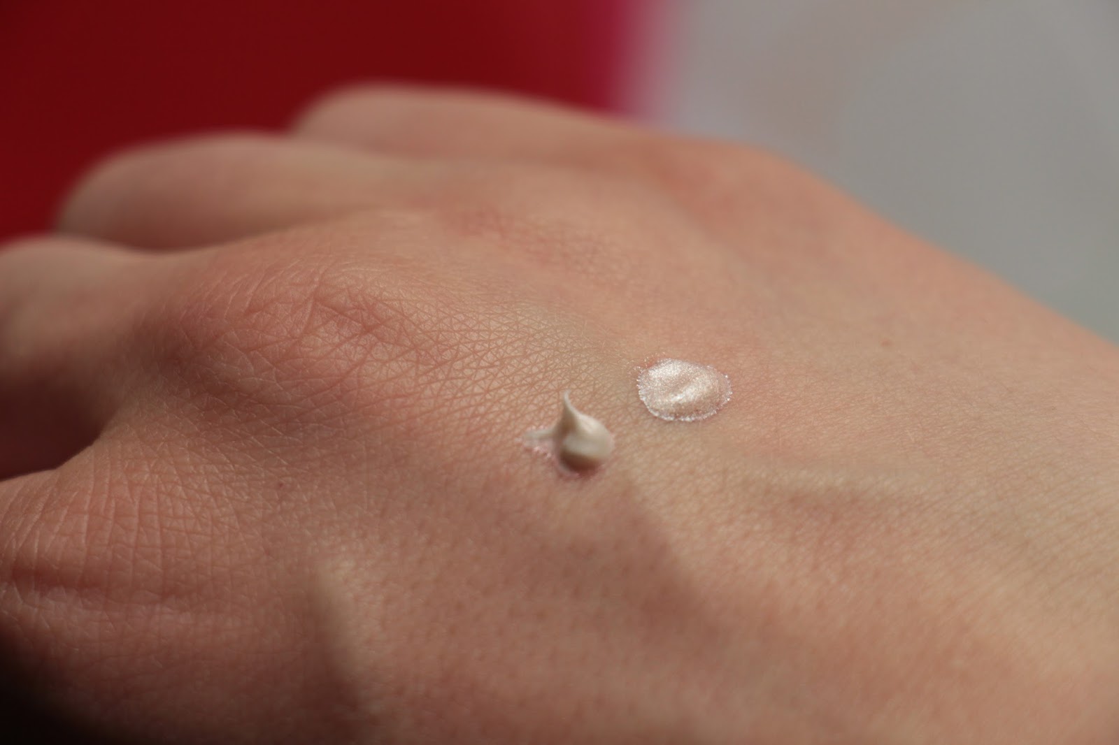 Strobing MAC Strobe Cream vs. Manhattan Good to Glow Highlighter