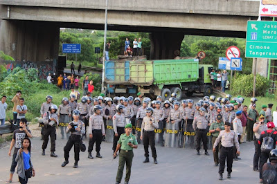 http://www.splli.org/2013/11/menguji-keberpihakan-sang-bupati.html