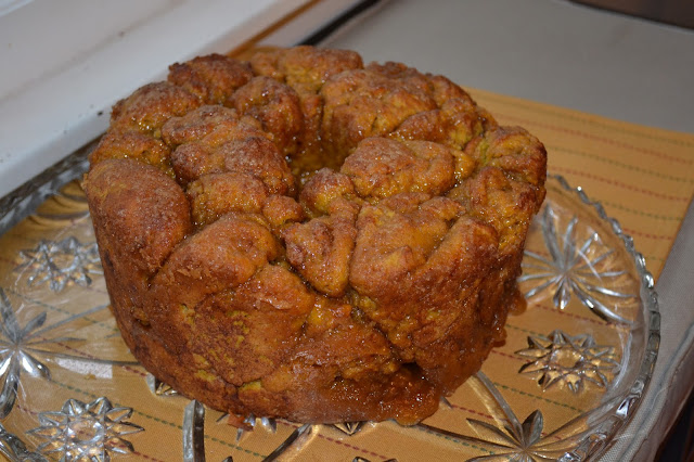 Apple Monkey Bread Crockpot Recipe - Yummy! - That Skinny Chick