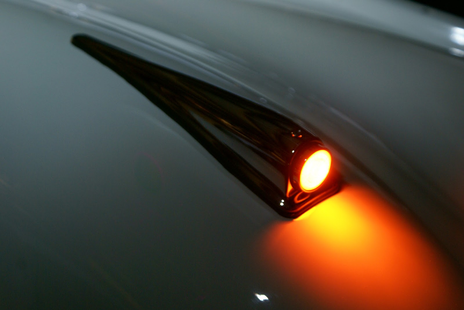 Bobs XK120 Restoration POST 54 MAY 2013 LED SIDE LIGHTS