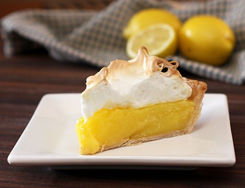 Forum Image: http://2.bp.blogspot.com/-gHY6S27yMwE/TsC1bR2f0GI/AAAAAAAABwA/yJyTGLV3FOY/s640/lemon-meringue-pie-4.jpg