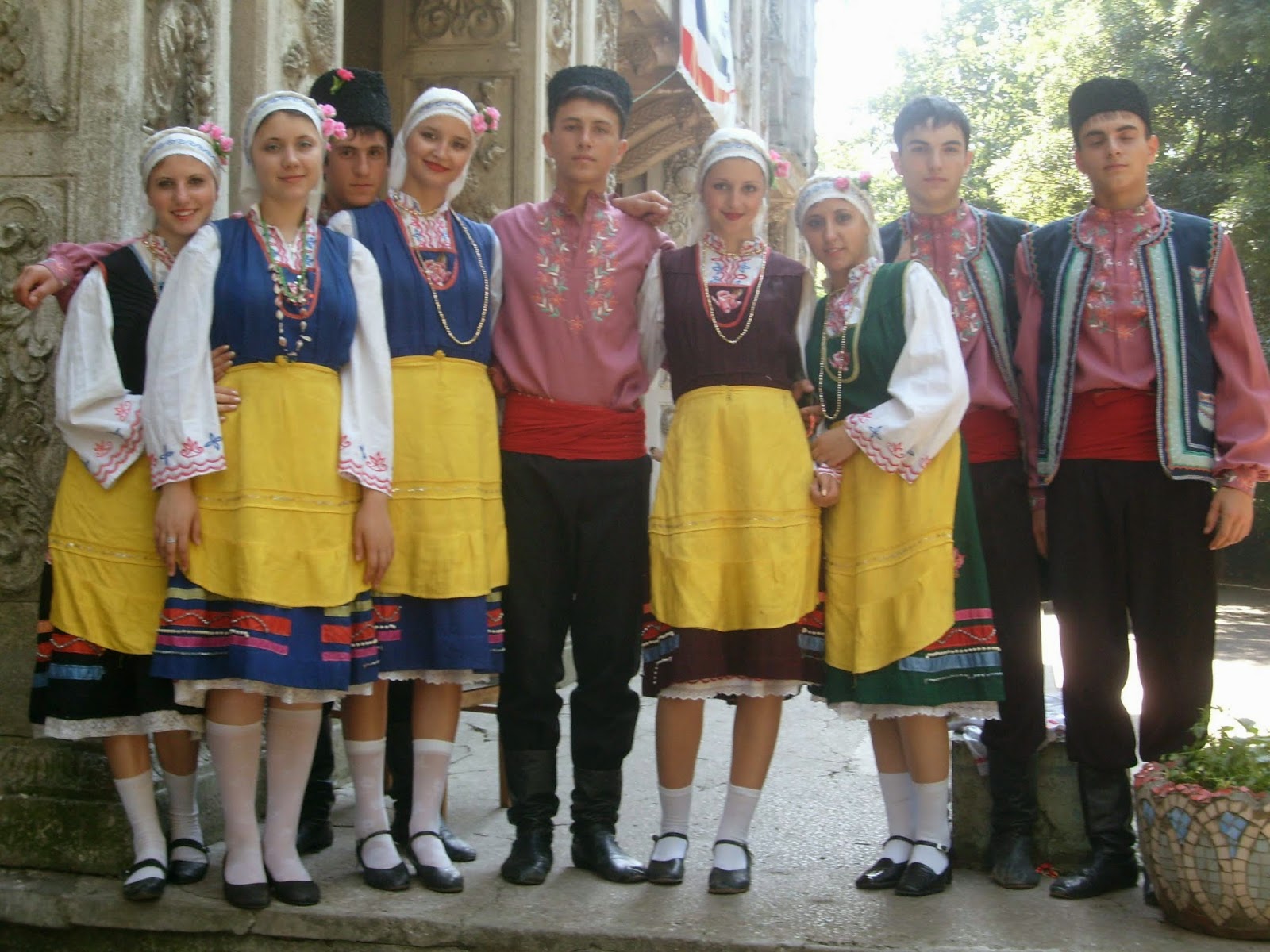 Гагаузы фото. Гагаузы и молдаване. Молдавия нация гагаузы. Народности Молдавии гагаузы. Гагаузия национальный костюм.