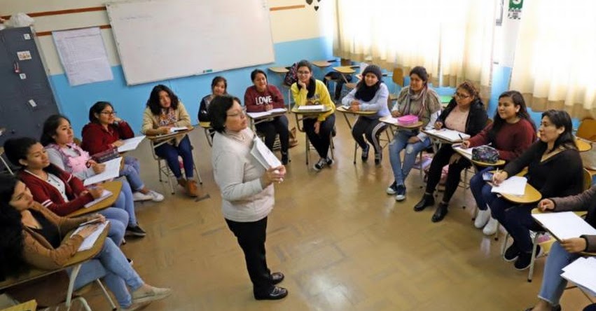 Futuros docentes se reúnen en Lima para intercambiar experiencias sobre su formación (19 y 20 Noviembre) Futuros docentes se reúnen en Lima para intercambiar experiencias sobre su formación (19 y 20 Noviembre)