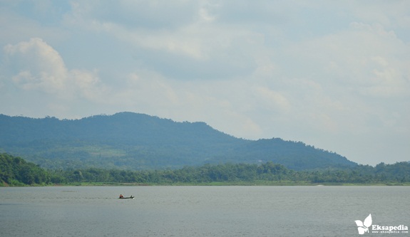 Lubang Sewu Wadas Lintang Airnya Pasang