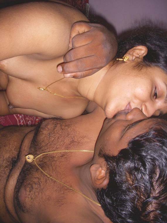 Watch free young boy with mallu aunty in facebook live porn photo