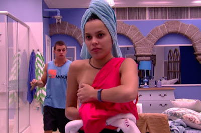 Resultado de imagem para “BBB 17″: Mayla se descuida e mostra demais ao se trocar
