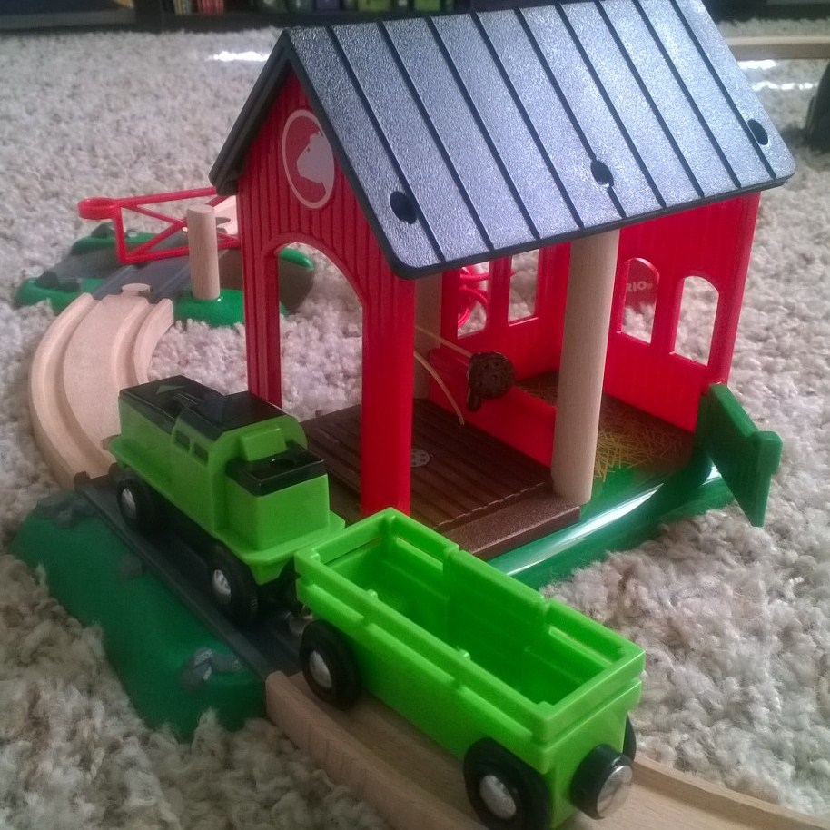 brio countryside travel set