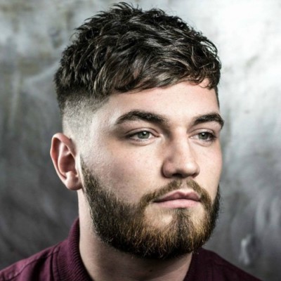 Cabeça Oval Corte De Cabelo Crespo Masculino Para Rosto Redondo