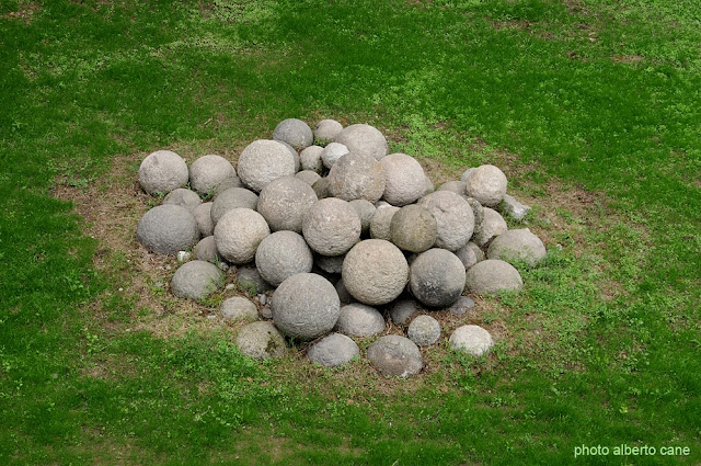 palle di cannone in pietra