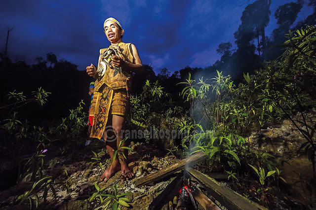 Gunung Beriun, Beriun, Kutai Timur, Karst Sangkulirang Mangkalihat, Puncak Beriun, Beriun Raya, Puncak Gunung Beriun, Karst Sangkulirang, Karst Mangkalihat, Sungai Marak, Karst Ara Raya, Karst Tutunambo, Kabupaten Berau, Sangatta, Epikarst, Perikarst, Kalimantan Timur, Subkarst, Karst, Hutan Kalimantan, Hutan Tropis, Karst Tondoyan, Puncak Gunung Beriun, Black Borneo Expedition, Eiger, Merabu, Karst Merabu, Karst, Pindi Setiawan, Mamay S Salim, Djukardi Adriana, Kang Bongkeng, Kang Mamay, Iwan Irawan, Kwecheng, iwan Kwecheng, Yunaidi Joepoet, Galih Donikara, Dayak Basap