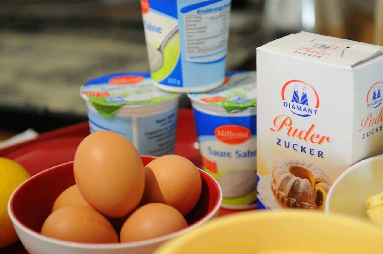 Meike´s cookbooks: Saure-Sahne-Kirschkuchen