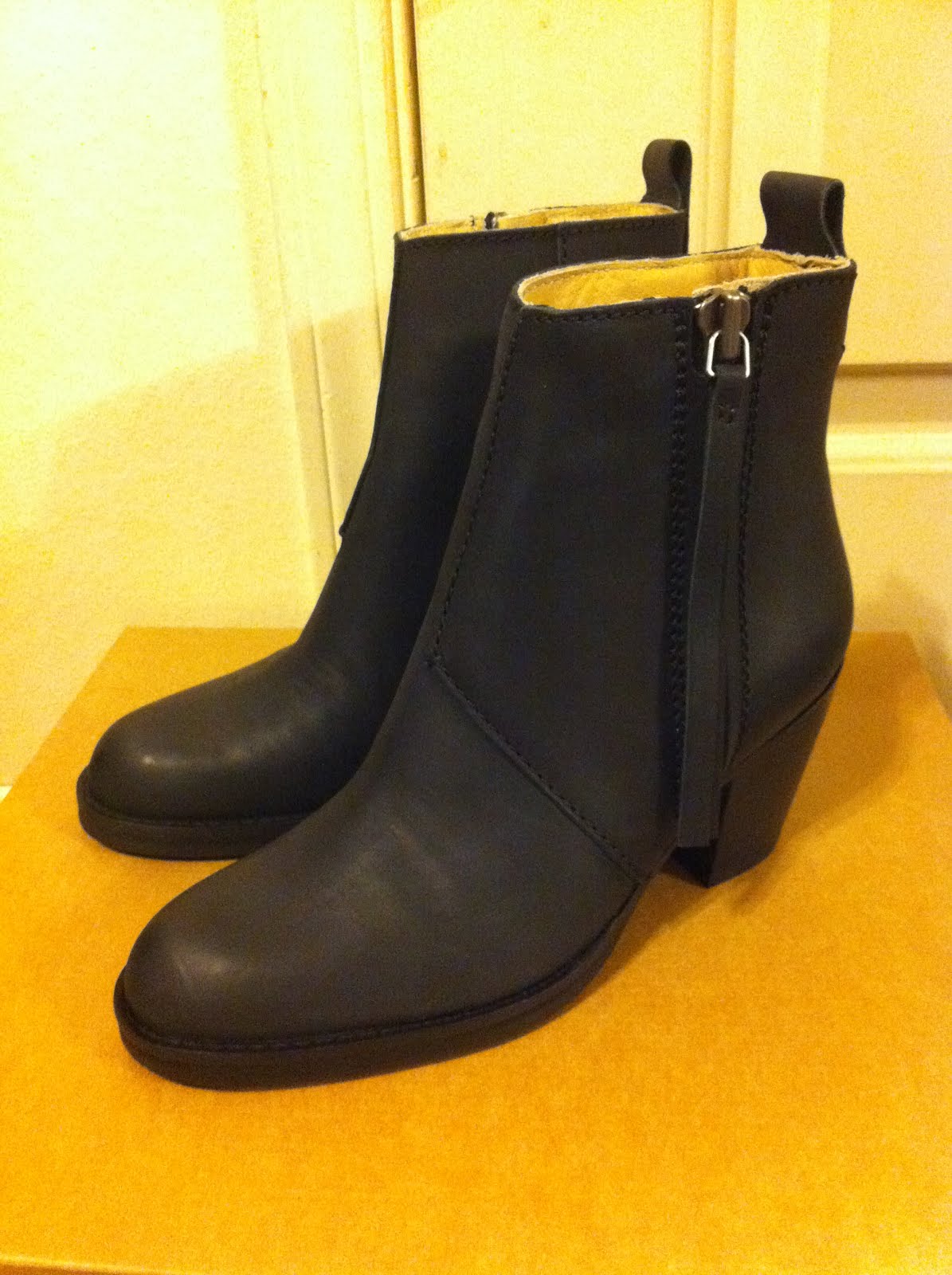 laws of general economy: Acne Pistol Boots, Black Size 36