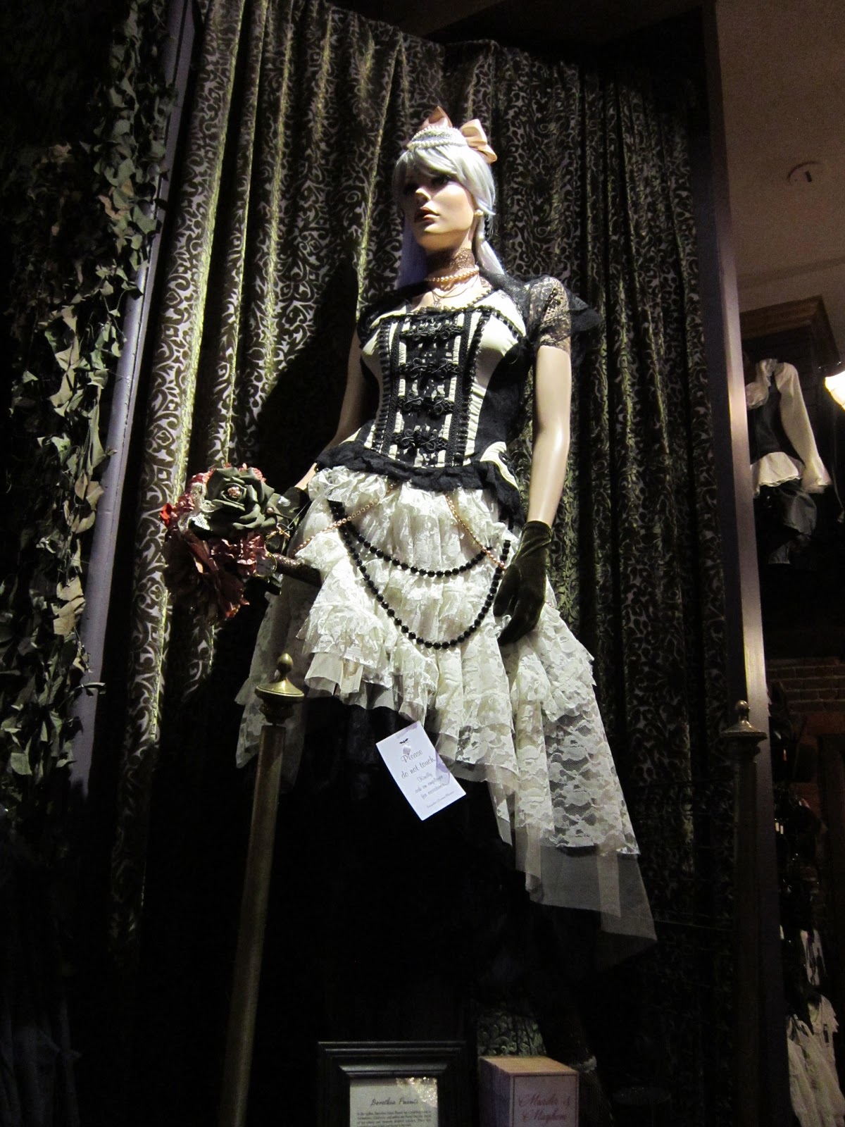 Toni's Vintage Trips Vintage Fashion & Costumes in Sacramento, CA