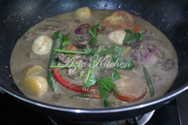 Daging Masak Kurma Azie Kitchen