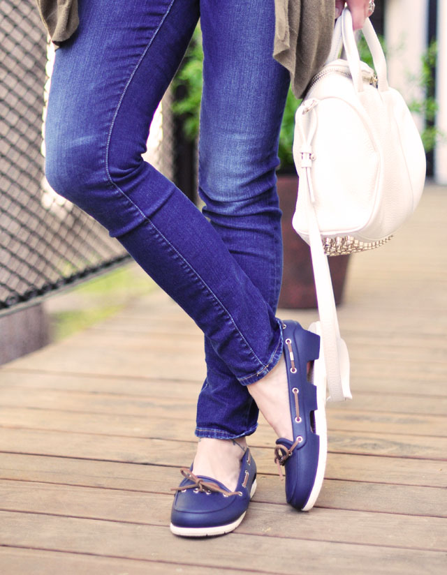 summer casual outfit, stripes, boat shoes