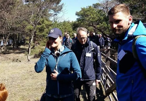 The eighth hiking of Crown Princess Victoria takes place in Gotland region today. Hall-Hangvar Nature Reserve which is 14 km and ends with Svarthäll
