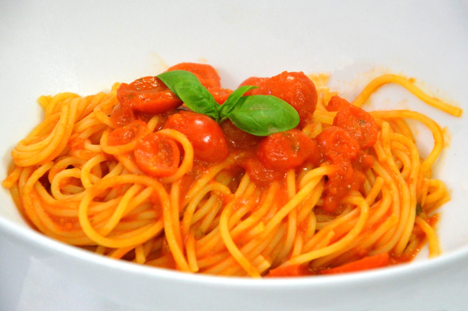Spaghetti al pomodoro ~ Cucina Notizie