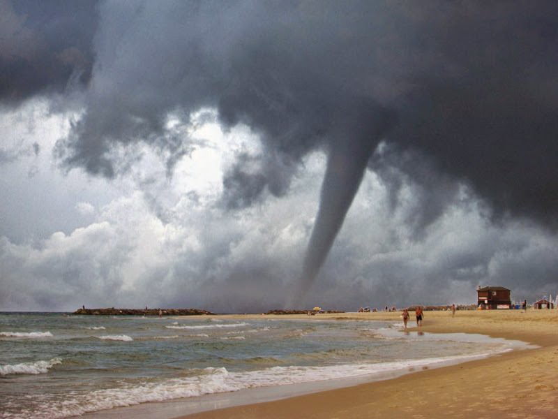 Торнадо на море