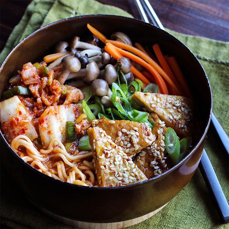 Maikin mokomin Kimchi ramen