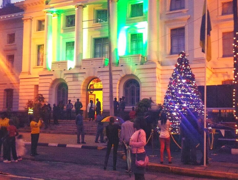 PHOTOS Kidero's Christmas Tree Goes Live Outside City Hall Nairobi Wire