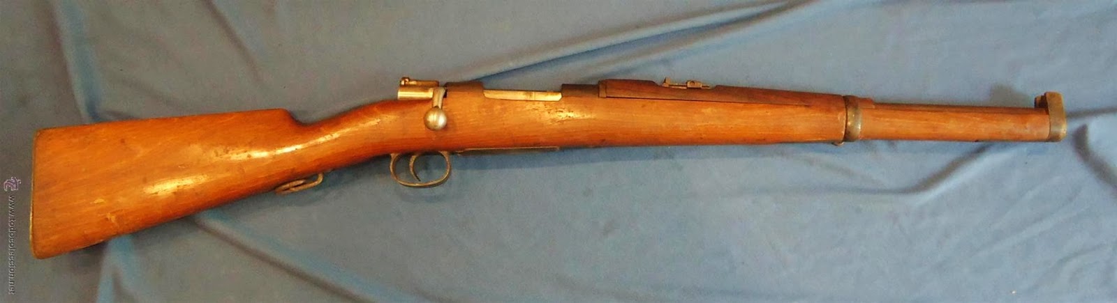 Carabina española Mauser 1895,tambien conocida como «Tercerola»