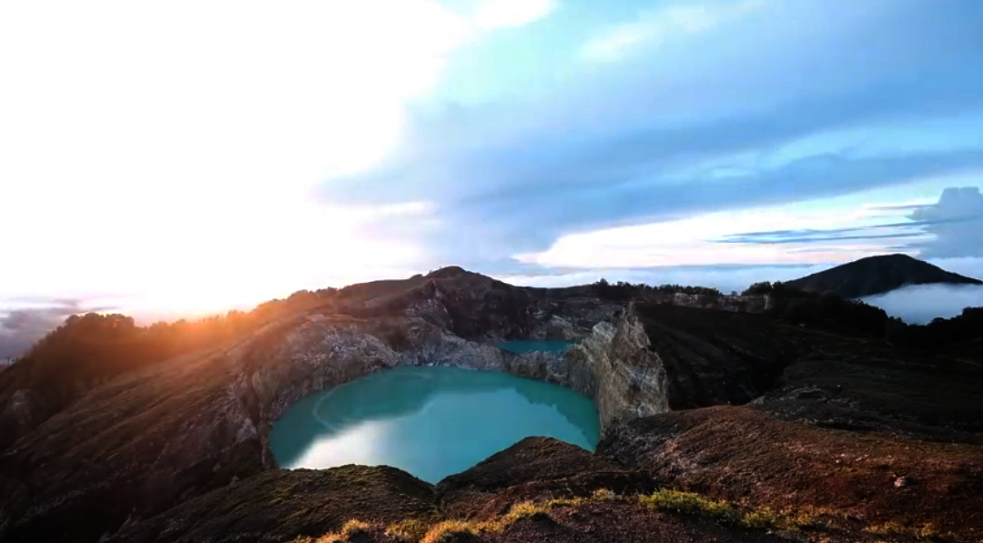 Danau Tiga Warna Di Pulau Flores | Ide Perpaduan Warna