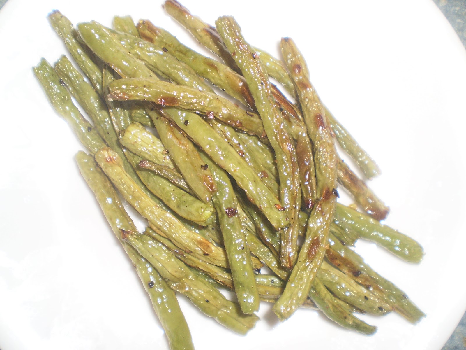 I Am VeggieMightee! Roastathon Green Beans + Pesto with Roasted