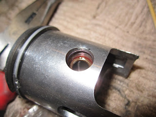 "Inside" piston clip fitted - yamaha RD125 A
