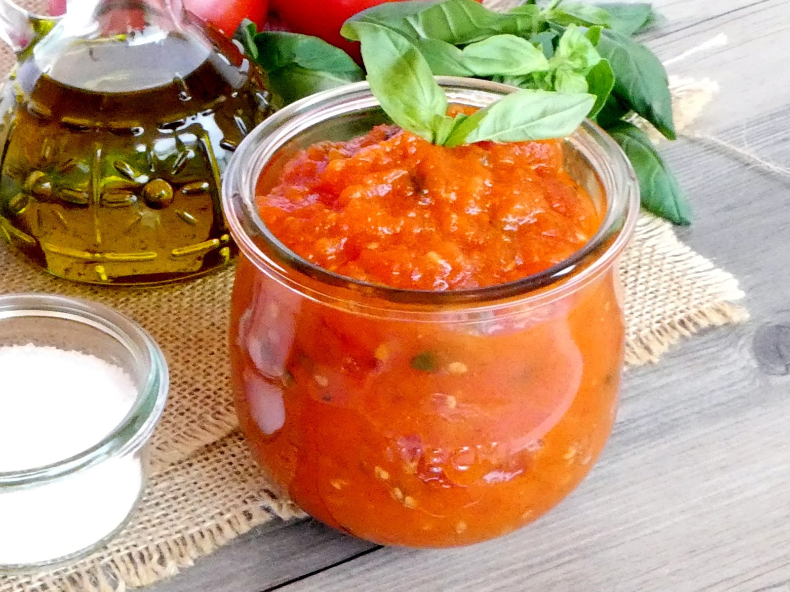 Una Fiera en mi cocina Salsa de tomate y albahaca ¡Espectacular!