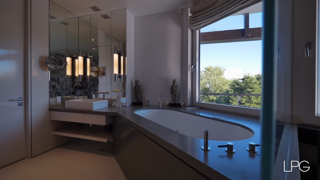 38 Interior Design Photos vs. 40 Sayres Path, Wainscott, NY Luxury Mansion Tour
